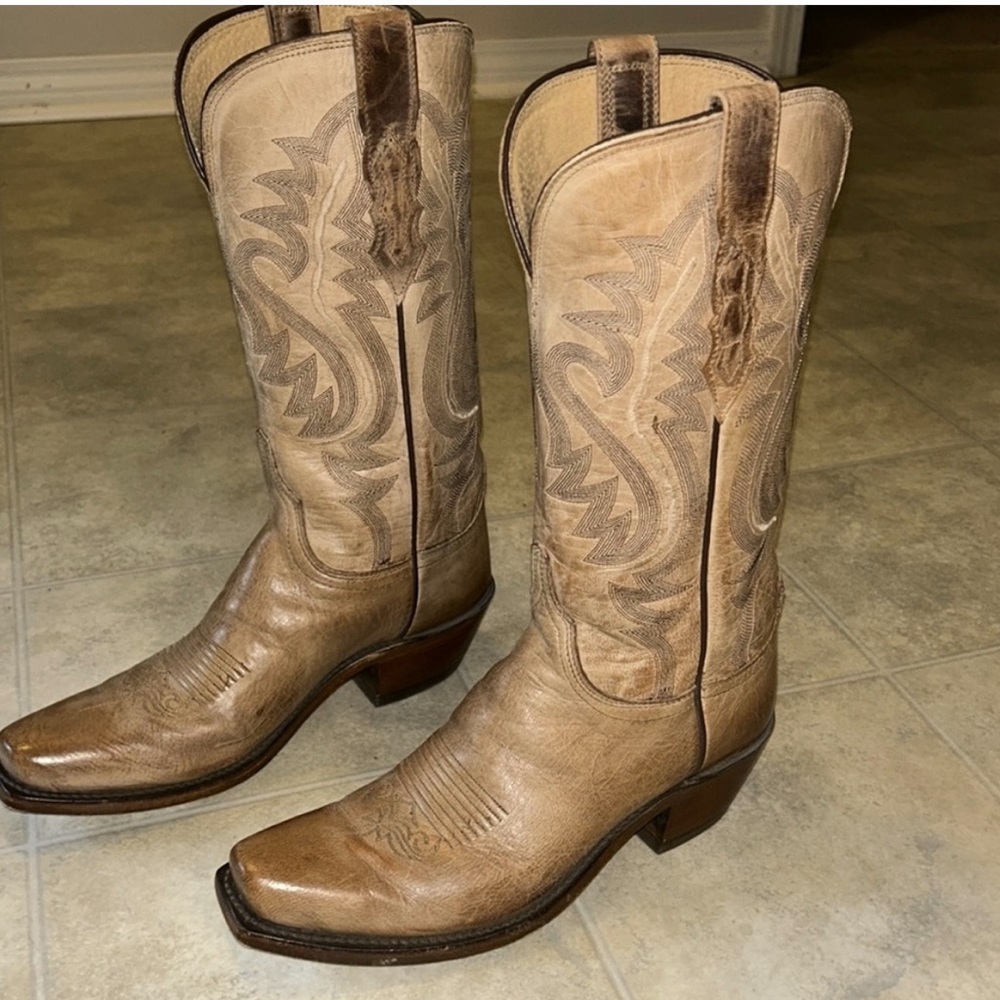 ISO lucchese cassidy women’s boot size 8